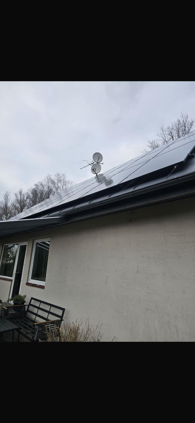 Saules paneļi uz jumta · 12 kW